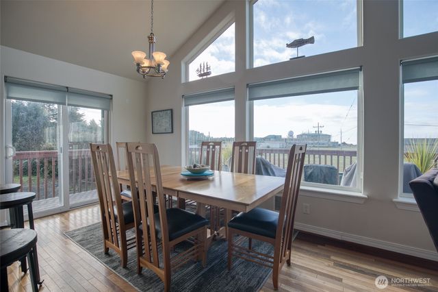 24 Darien Lane, Pacific Beach, WA 98571