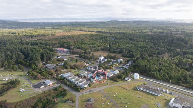 24 Darien Lane, Pacific Beach, WA 98571