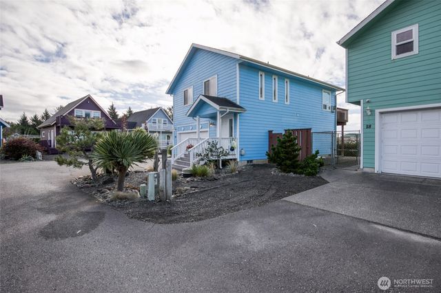 24 Darien Lane, Pacific Beach, WA 98571