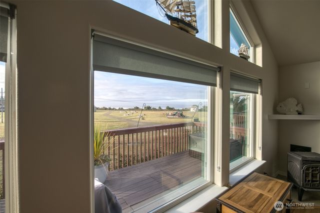 24 Darien Lane, Pacific Beach, WA 98571