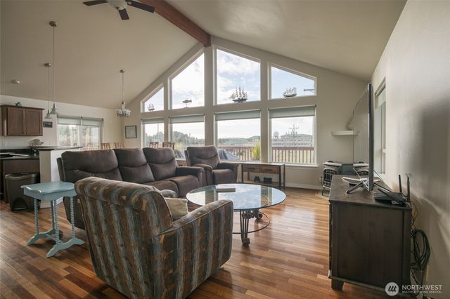 24 Darien Lane, Pacific Beach, WA 98571