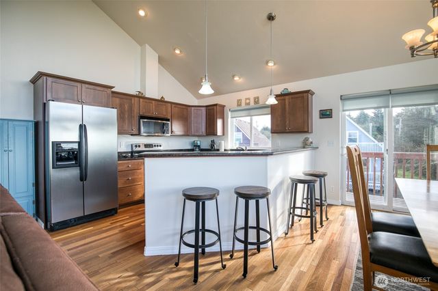 24 Darien Lane, Pacific Beach, WA 98571