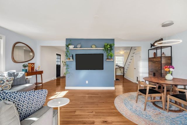 86 Potter Rd, Waltham, MA 02453