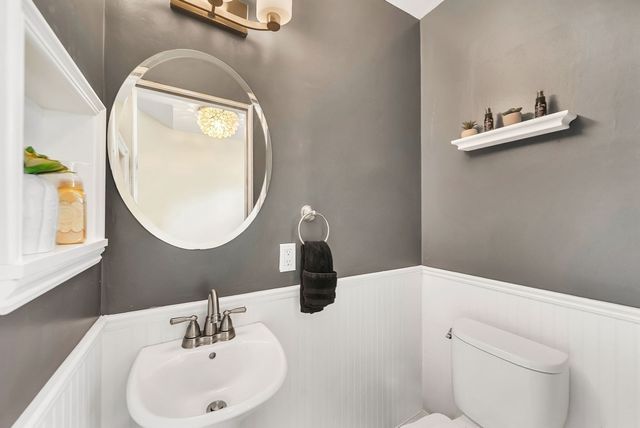 86 Potter Rd, Waltham, MA 02453