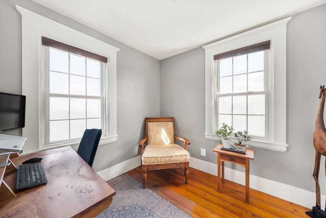 86 Potter Rd, Waltham, MA 02453