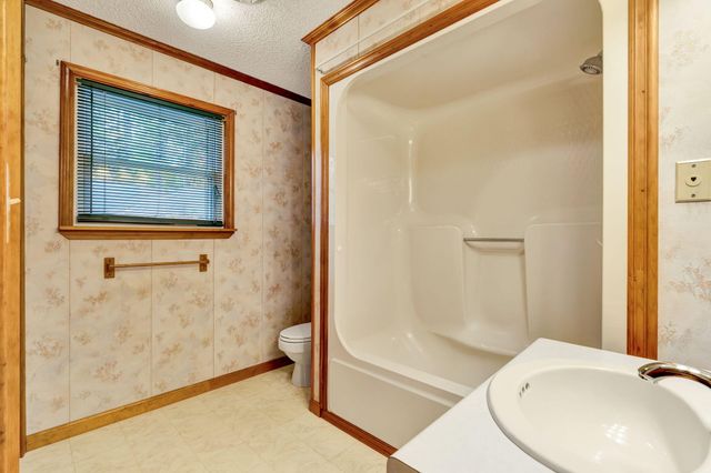 3074 Harrison Pike NW, Cleveland, TN 37311