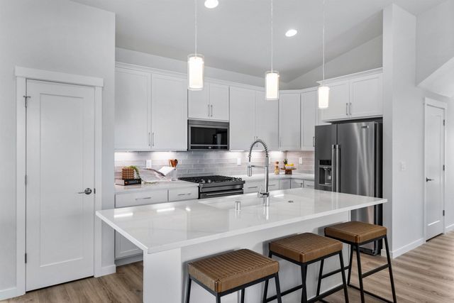 12243 N Dupont Dr, Spokane, WA 99218