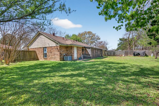 5521 E Meadow Drive, Bossier City, LA 71112