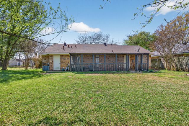 5521 E Meadow Drive, Bossier City, LA 71112