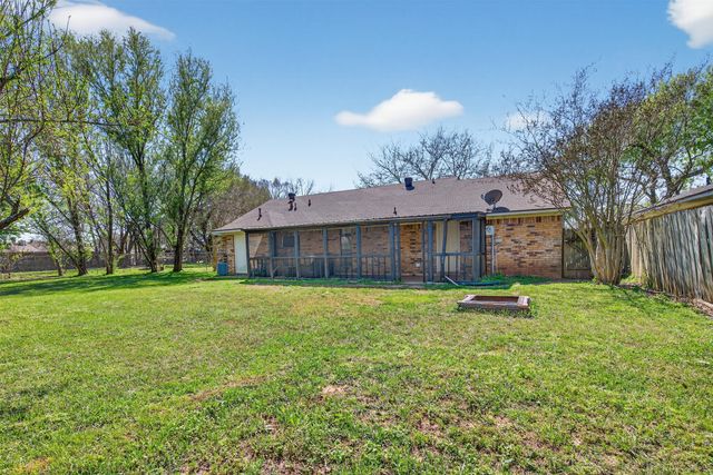 5521 E Meadow Drive, Bossier City, LA 71112