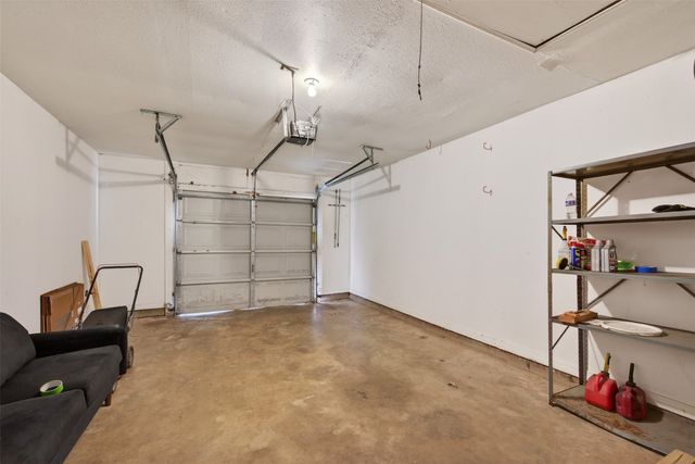 5521 E Meadow Drive, Bossier City, LA 71112