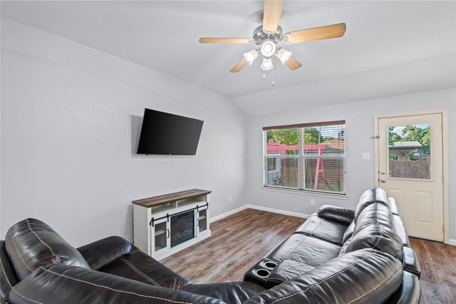 2813 Dana Lane, Denton, TX 76209