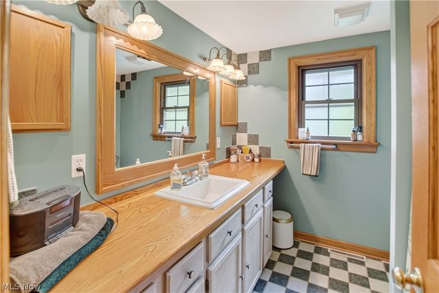 27341 Bagley Road, Olmsted Twp, OH 44138