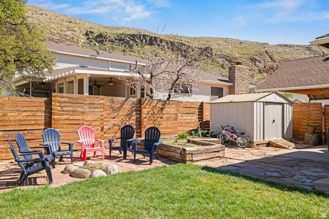 39 E 300 S, Hurricane, UT 84737