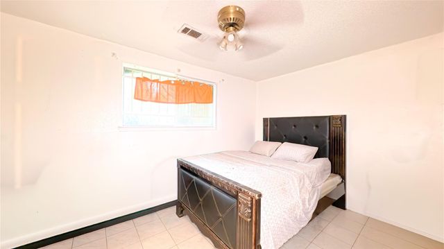 14531 Essendine Lane, Houston, TX 77045