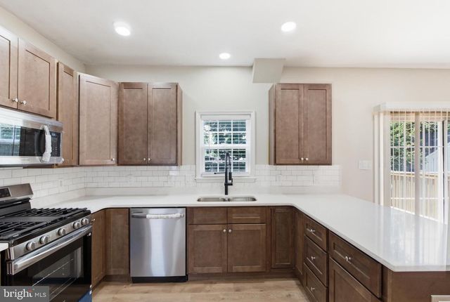 33 HOPKINS ST, Woodbury, NJ 08096