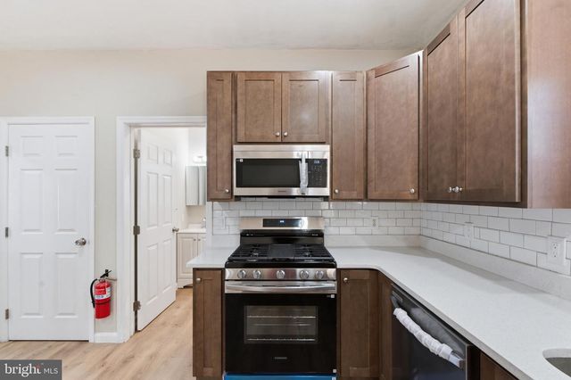 33 HOPKINS ST, Woodbury, NJ 08096