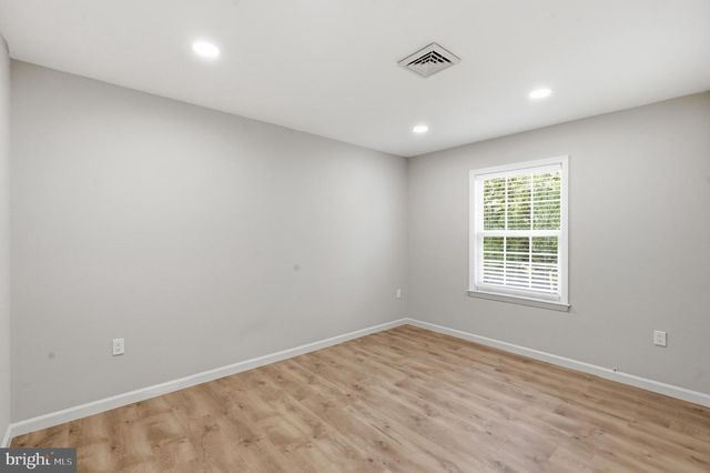 33 HOPKINS ST, Woodbury, NJ 08096