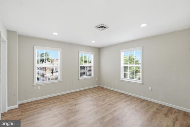 33 HOPKINS ST, Woodbury, NJ 08096