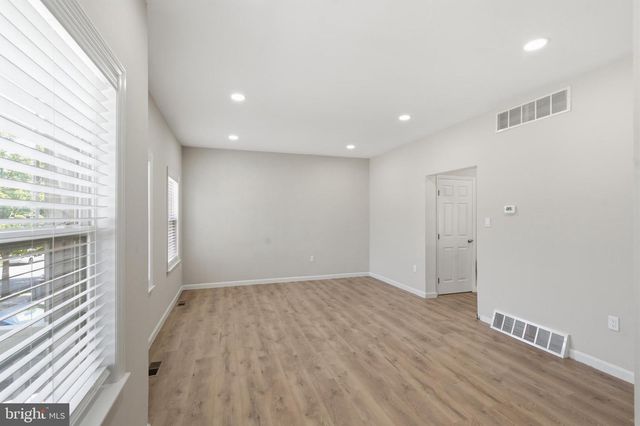 33 HOPKINS ST, Woodbury, NJ 08096