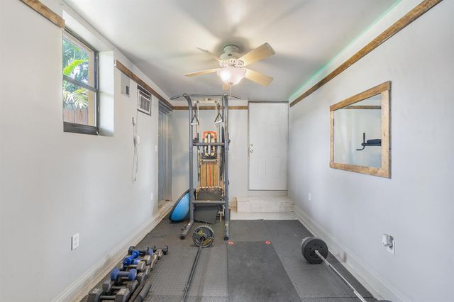713 NE 35th Street, Oakland Park, FL 33334