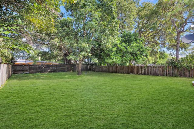 713 NE 35th Street, Oakland Park, FL 33334