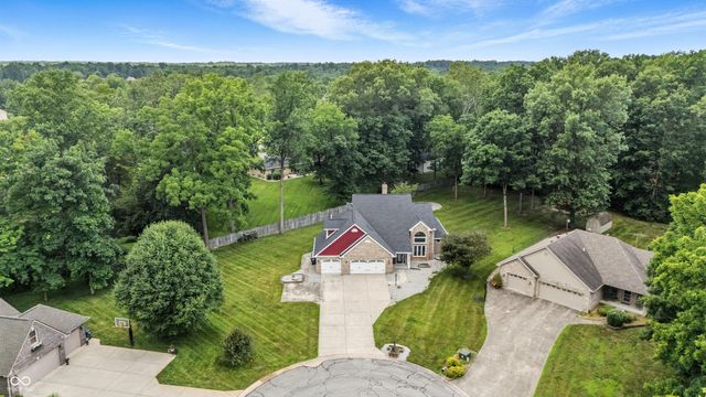 1066 N Dogwood Way, Greenfield, IN 46140
