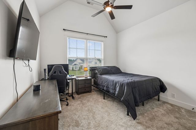 2614 Holly Springs Dr, Murfreesboro, TN 37128