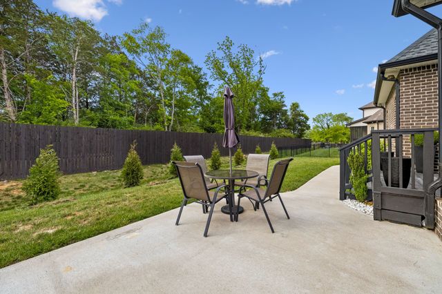 2614 Holly Springs Dr, Murfreesboro, TN 37128