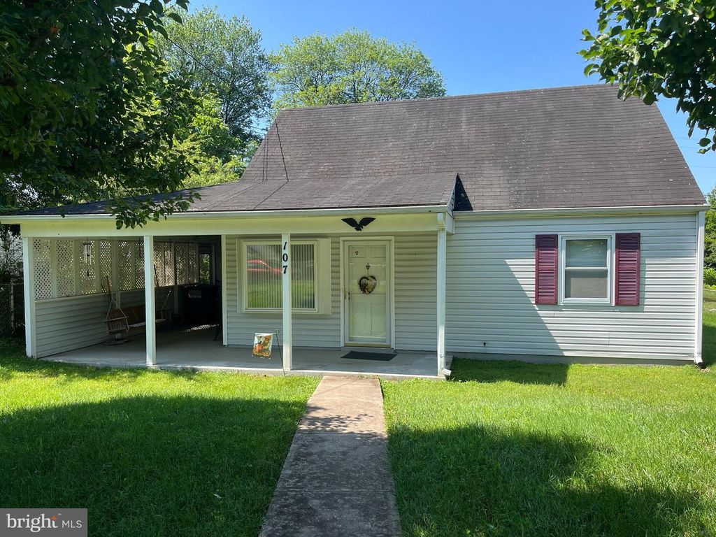 107 FORREST ST, Manassas Park, VA 20111
