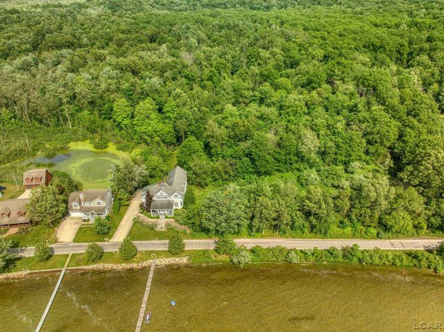 6700 Hallenbeck Highway, Manitou Beach, MI 49253