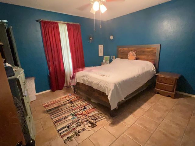 107 W Bayside Drive, Mabank, TX 75156