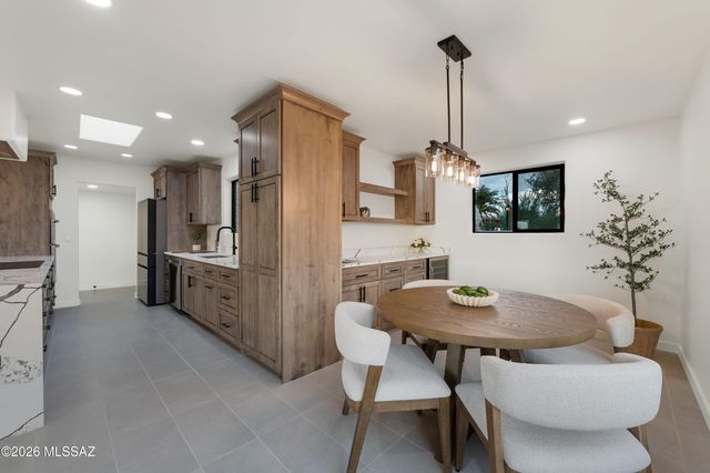 5371 N Paseo De La Tirada, Tucson, AZ 85750