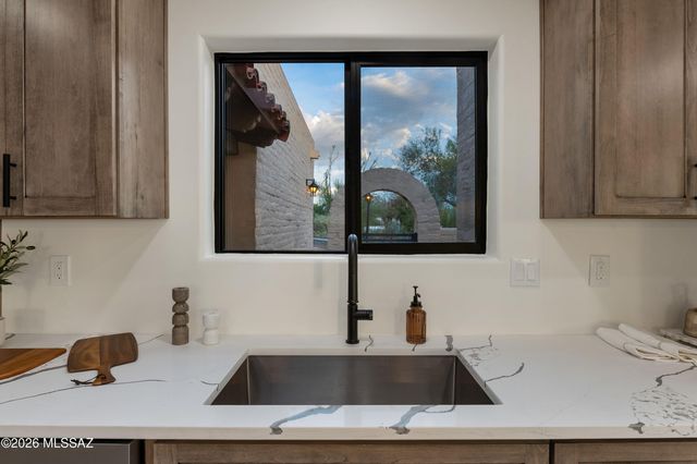 5371 N Paseo De La Tirada, Tucson, AZ 85750