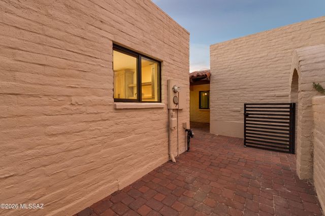 5371 N Paseo De La Tirada, Tucson, AZ 85750