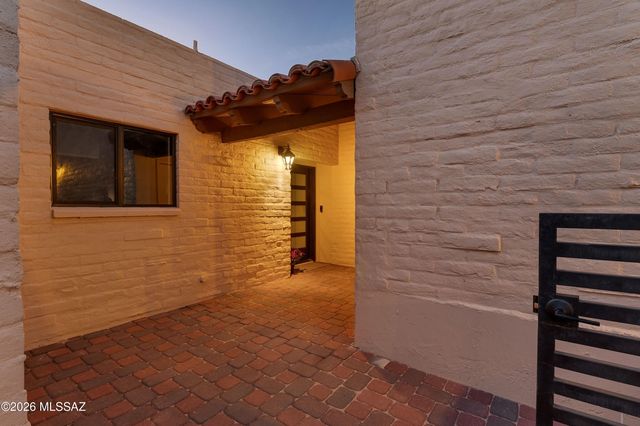 5371 N Paseo De La Tirada, Tucson, AZ 85750