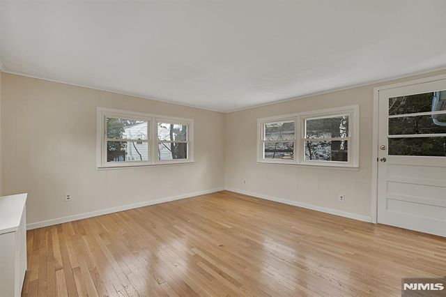 56 Pine Street, Verona, NJ 07044