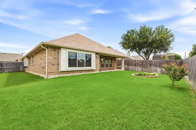 6532 Fairview Drive, Watauga, TX 76148