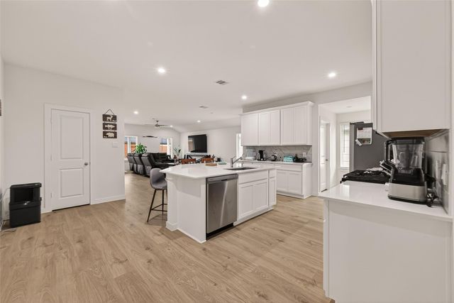 30518 White Cliff Court, Fulshear, TX 77441