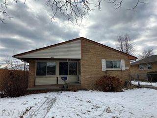 21624 Winshall Street, St. Clair Shores, MI 48081