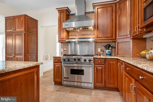3015 WEAVER RD, Lititz, PA 17543