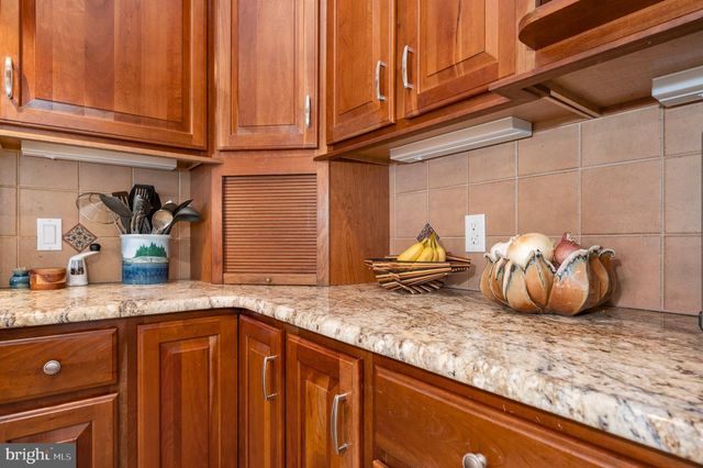 3015 WEAVER RD, Lititz, PA 17543
