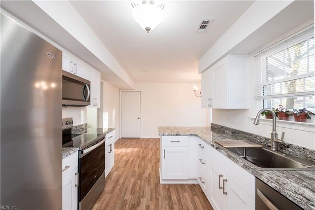 209 Gimbert DR, Virginia Beach, VA 23452