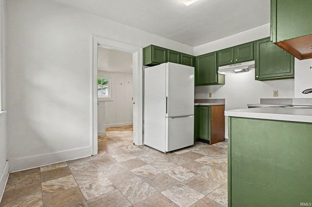310 E Fairview Avenue, South Bend, IN 46614