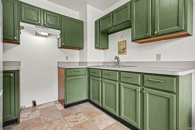 310 E Fairview Avenue, South Bend, IN 46614