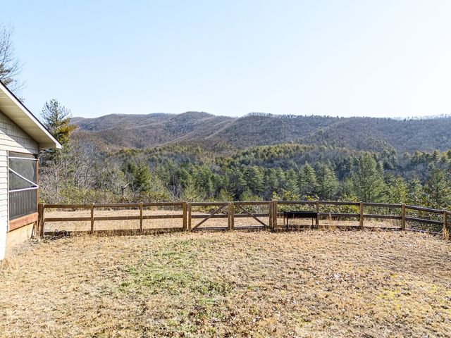 2923 Upper Peachtree Road, Murphy, NC 28906