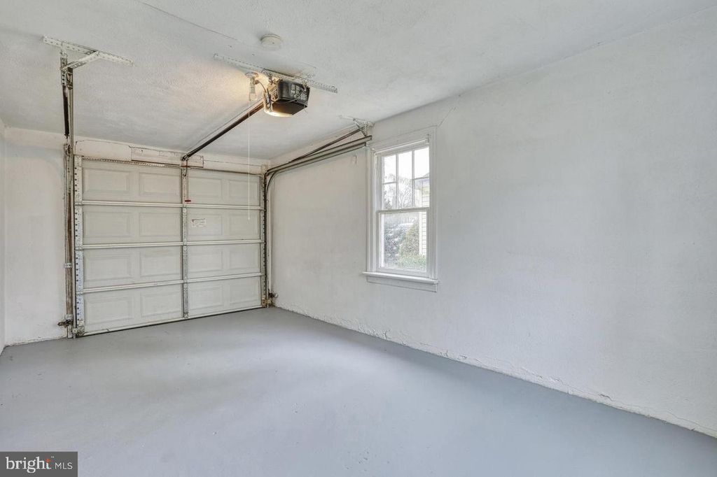 212 PINEHURST RD, York, PA 17402