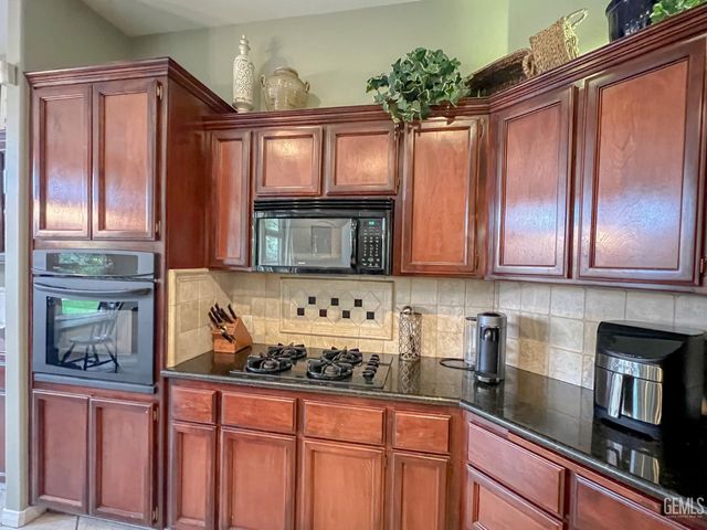 12210 Rushville Court, Bakersfield, CA 93312