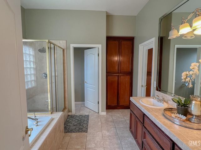 12210 Rushville Court, Bakersfield, CA 93312