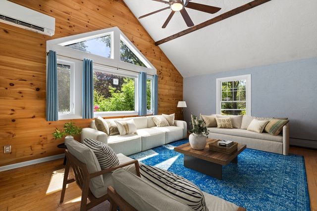 30 Pompositticutt St, Stow, MA 01775
